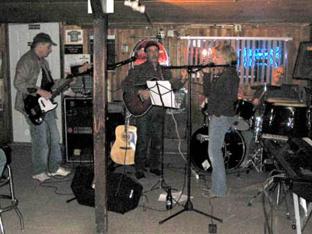 Johnny Keys on bass, Paul, Jill and Rich