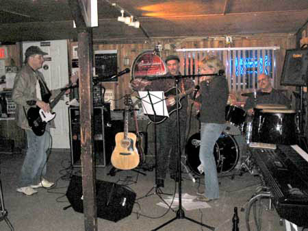 Johnny Keys on bass, Paul, Jill and Rich